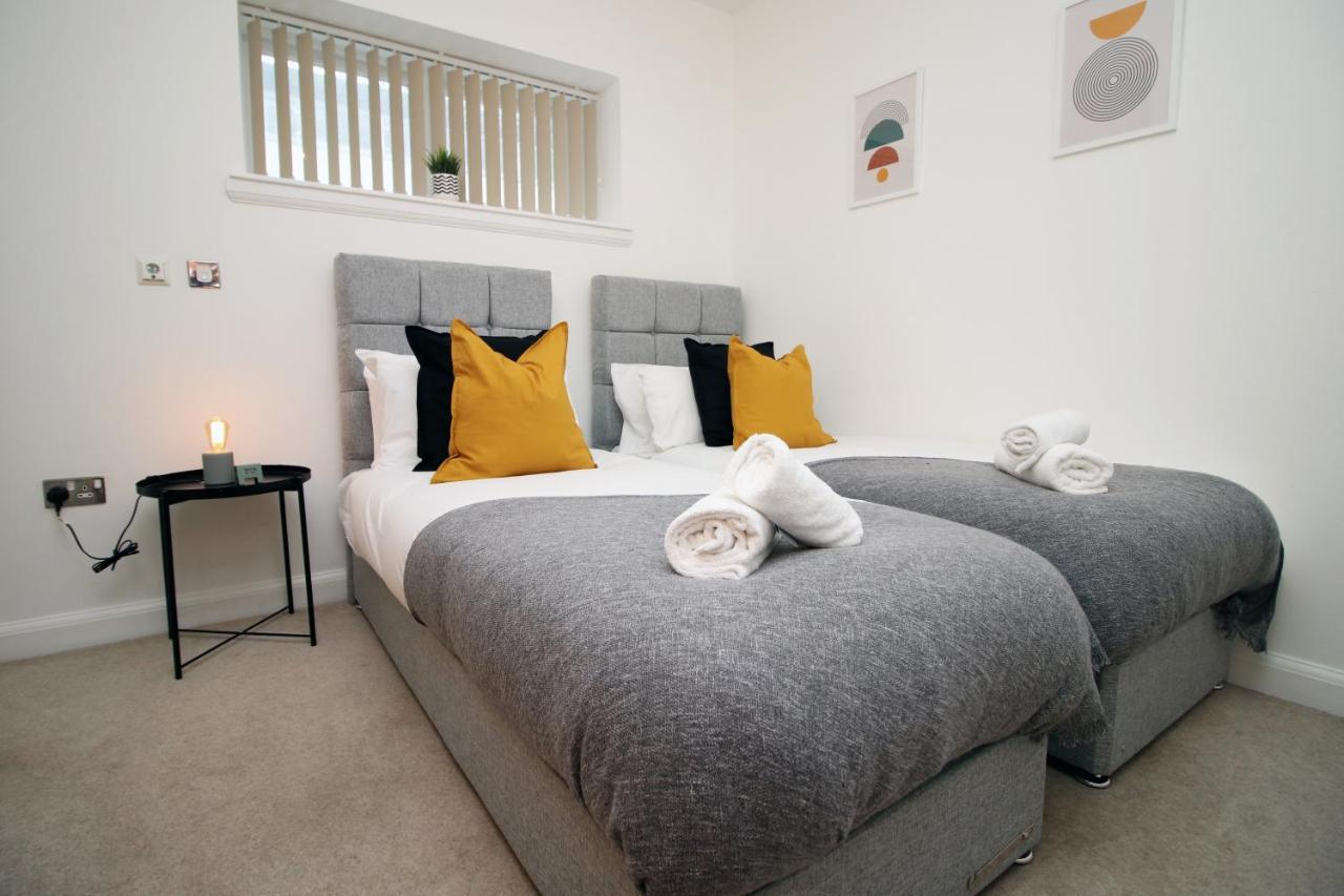 No 2 Under The Clock By Ssw - 2Br, Right In The City Centre, Sleeps 6 카디프 외부 사진