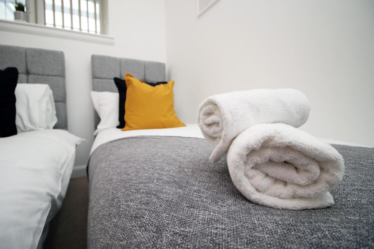 No 2 Under The Clock By Ssw - 2Br, Right In The City Centre, Sleeps 6 카디프 외부 사진