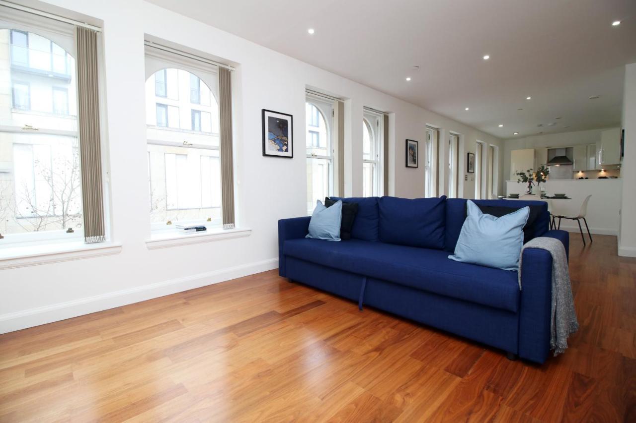 No 2 Under The Clock By Ssw - 2Br, Right In The City Centre, Sleeps 6 카디프 외부 사진
