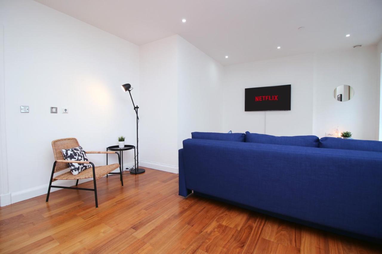 No 2 Under The Clock By Ssw - 2Br, Right In The City Centre, Sleeps 6 카디프 외부 사진
