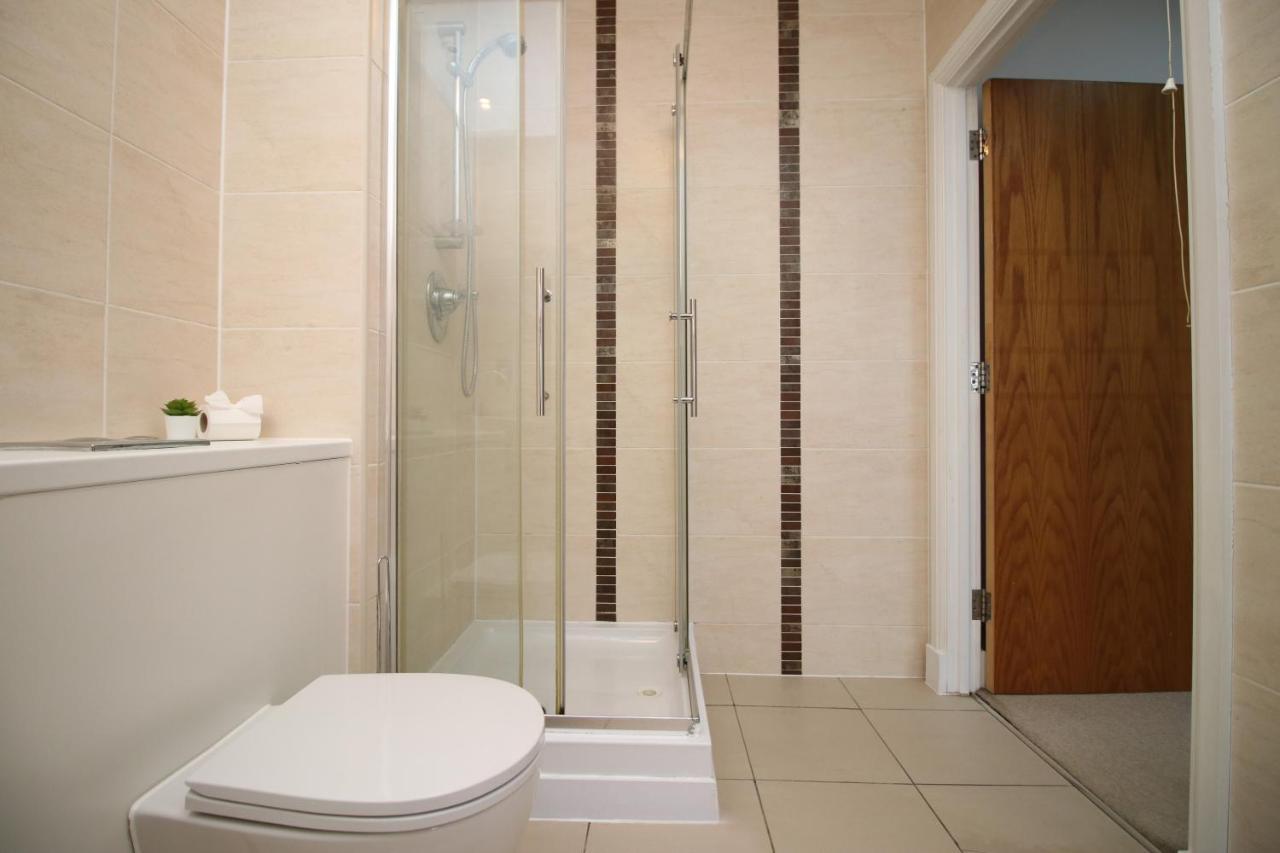 No 2 Under The Clock By Ssw - 2Br, Right In The City Centre, Sleeps 6 카디프 외부 사진